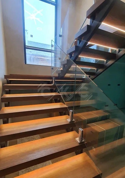 Стеклянные ограждения на мини стойках