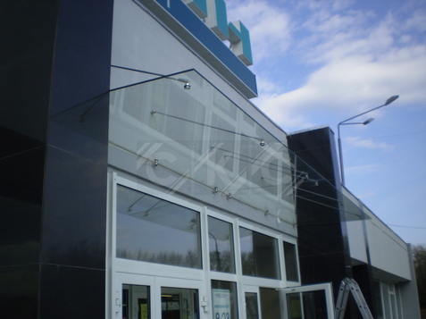 Козырьки на вантовых тягах