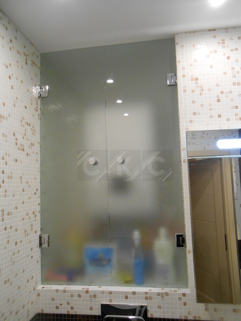 Стеклянные декоративные двери