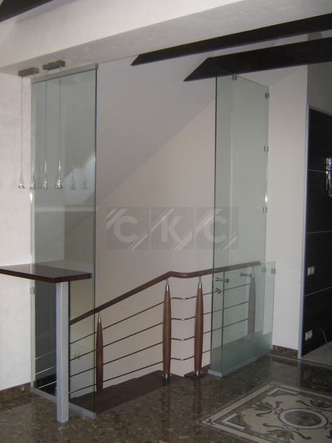 Стеклянные декоративные перегородки