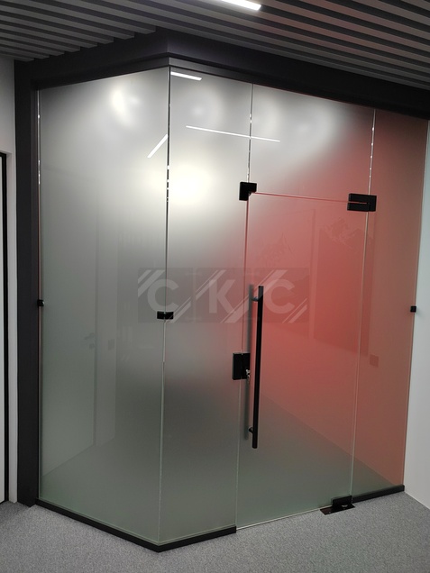 Цельностеклянные перегородки