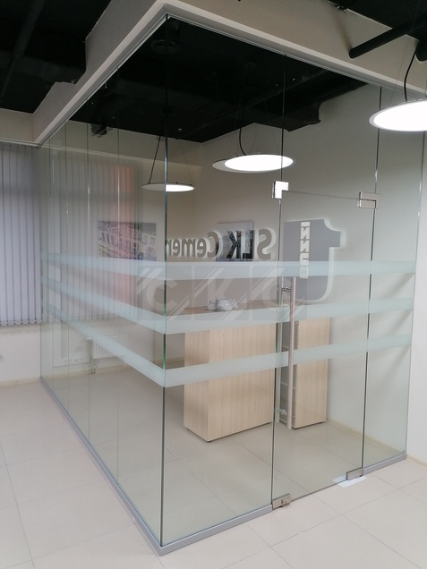 Цельностеклянные перегородки