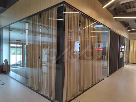 Цельностеклянные перегородки
