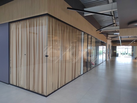 Цельностеклянные перегородки