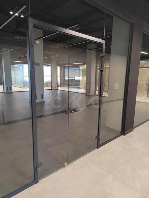 Распашные двери