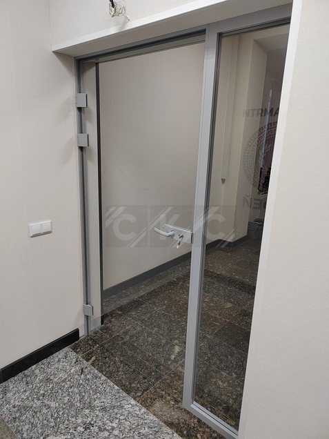 Распашные двери