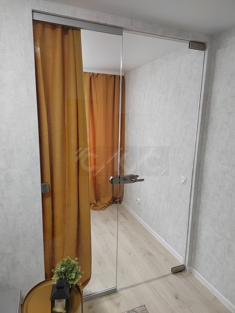 Распашные двери