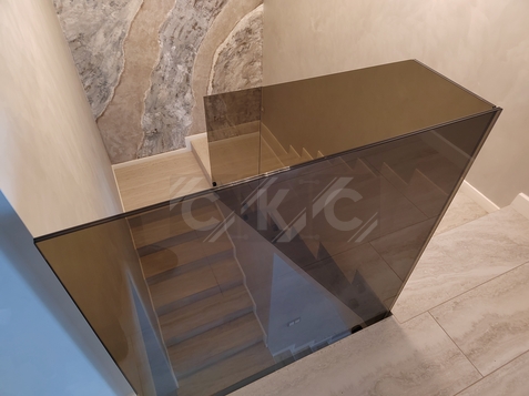 Стеклянные ограждения на точках