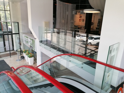 Стеклянные ограждения на точках