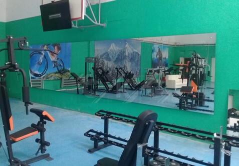 Зеркала на точечных крепежах